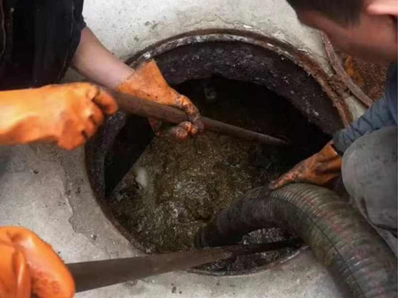 巴楚清理化粪池时如何避免沼气的危害?